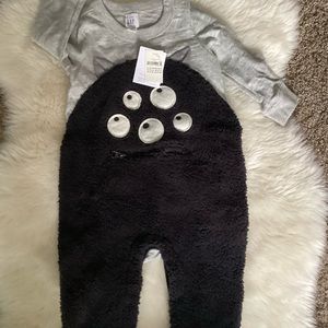 Baby gap one piece nwt 12-18months